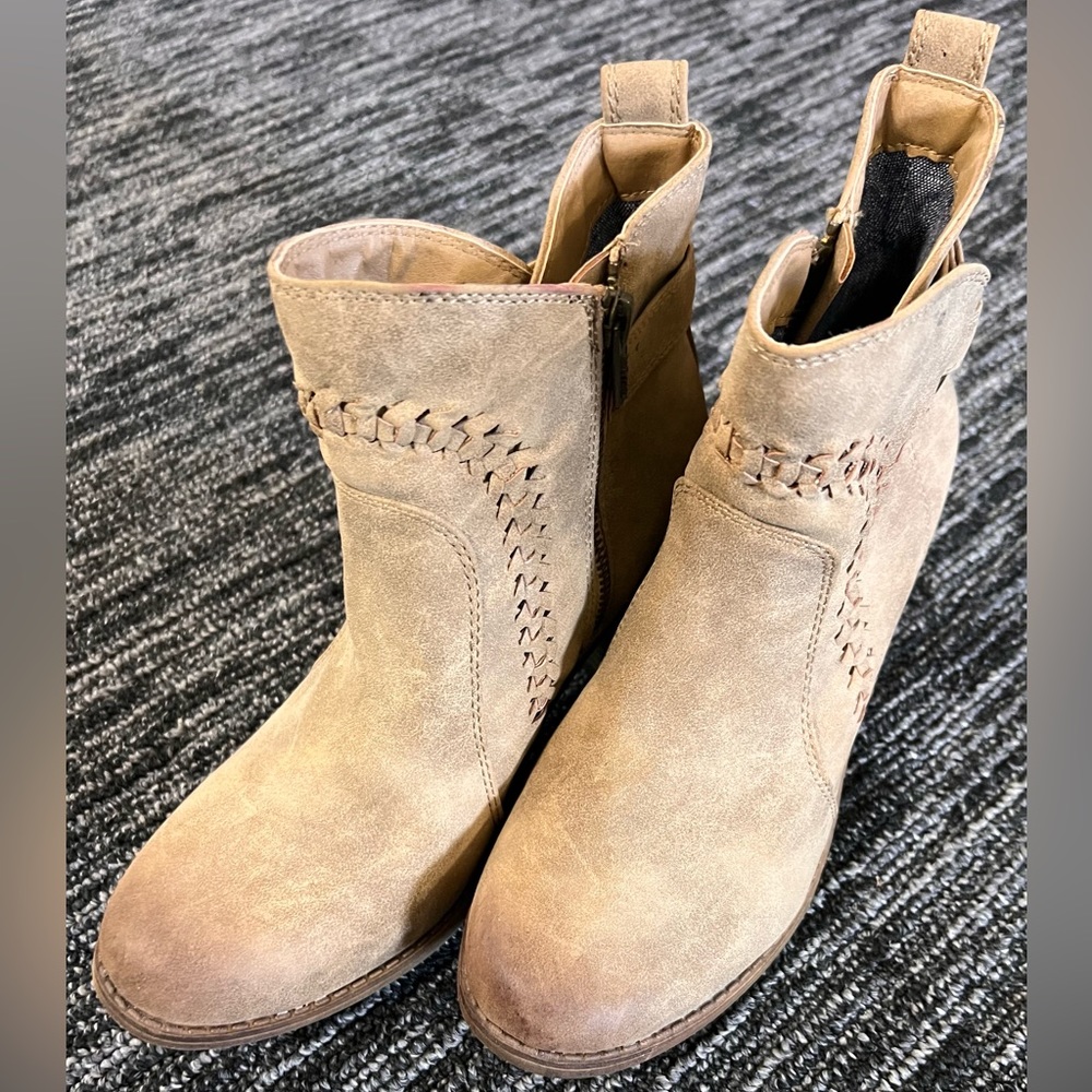 Roxy Booties